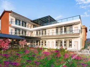 Yishuige Lake View Inn - Image 2