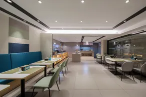 Home Inn Style Jiangyan Pedestrian Street - Image 3