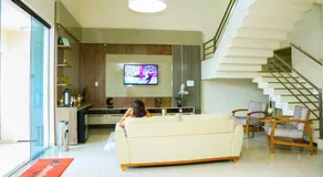 Avelan Plaza Hotel - Image 3