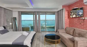 the royal lake views - Image 2
