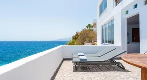 Canary casita next to the Atlantic Ocean - Image 5