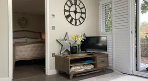 Hares Corner - Image 2