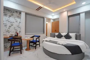 Hotel Palmera Inn - Image 2