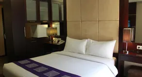 Metro Hotel Jababeka - Image 2