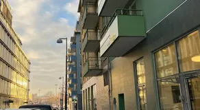 Newly produced and bright apartment close to metro - Image 5