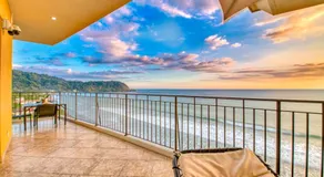 SecretJaco - Luxury Beach Front Penthouse with Pool & Jacuzzi - Image 3