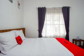 RedDoorz near XT Square 4 - Image 3