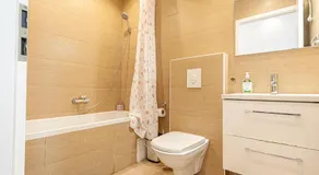 Affordable Apartment 6 Minutes from Lugner City Sleeps 3 - Image 5
