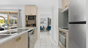 The Palm House - Rainbow Beach. Wifi. Aircon. Pets - Image 4