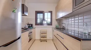 Villa Kodotoma avec vue sur la mer, Wi-Fi haut débit, jardin, terrasses et piscine. - Image 4