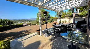 Modern Residence with Mountain Views - Image 5