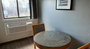 Days Inn by Wyndham Moosic - Image 3