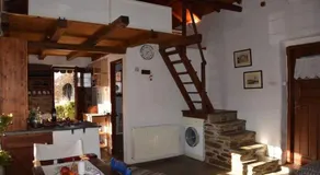 Traditional Greek Cottage - Image 4
