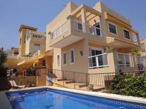 Villa 'El Carmoli' avec vue sur la mer, piscine privée et climatisation - Image 3