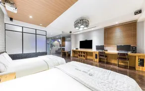 Daegu Dongcheon Brown Dot - Image 2