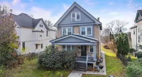 Cozy 1BR King - Near City Airport - Image 4