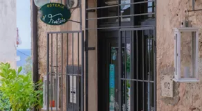 Tiny house in the historic centre of Soverato - Image 2