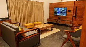 The Green Hive Villas - Image 2