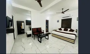 Hotel Gold Suite, Kakkanad - Image 4