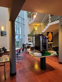 Good Night Hôtel - Image 3