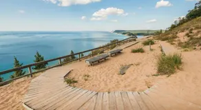 Rennie Lake Hideaway Cottage - Image 4