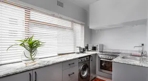 Camborne Holiday Apartments - Image 4