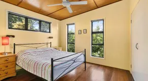 COASTING - Straddie Style Beach House - Image 2