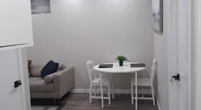 Oxnard Villa - Image 4