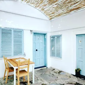 Historical Stonehouse with Two boutique suit apart - Image 2