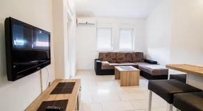 Central Apartment with Jacuzzi - Image 4