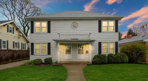 Downtown Libertyville Duplex Near Naval Base - Image 3