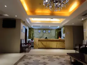 Huaying Peak Business Hotel (Huayingshan Square Branch) - Image 4