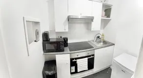 Stylish 2-Guest Studio with Netflix, Prime - FREE WIFI & FREE PARKING - Aroluchi Ville - Image 2