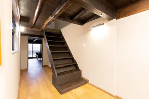 最大3名の個室を貸切利用。専用シャワー・トイレ。共用リビング。 - Image 5