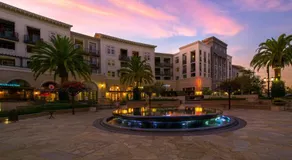 Premier Suites at Marina-Venice with Luxe Pool, Gym & Hot Tub & More - Image 2
