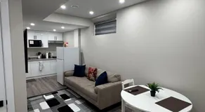 Oxnard Villa - Image 2