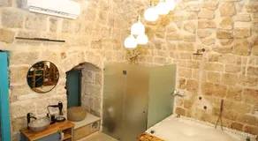 האבן והים - סוויטה מדהימה עם ג'קוזי בעיר העתיקה עכו - Image 2