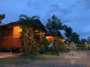 Taksila Resort ฏักร์ศิลารีสอร์ท - Image 1