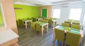 Laurus Motel Airport Tuzla - Image 3