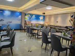 Marriott Holiday Inn (Yongzhou Daozhou Commercial City Branch) - Image 5