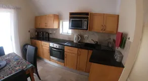 Elegant Quays Waterfront One Bedroom Apartment - Image 3