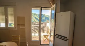 Calle Cruz - Image 2