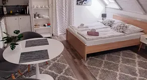 Holdfény Apartman - Image 2