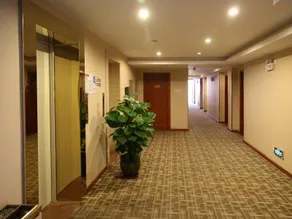 GreenTree Alliance Shunde Ronggui Lucky City Hotel - Image 3