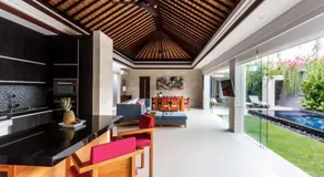 Villa by the Beach - Image 4