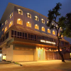 Crystal Plaza Luxury Business Hotel - Image 4