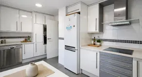 Apartamento espacioso - 2 dormitorios - 2 baños - Cerca del metro - Image 2