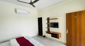 RMB HOTEL AND RESTAURANT  - Image 5