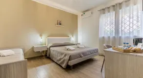 Luna House - Image 2