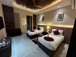 HOTEL LAMP INN - Image 2